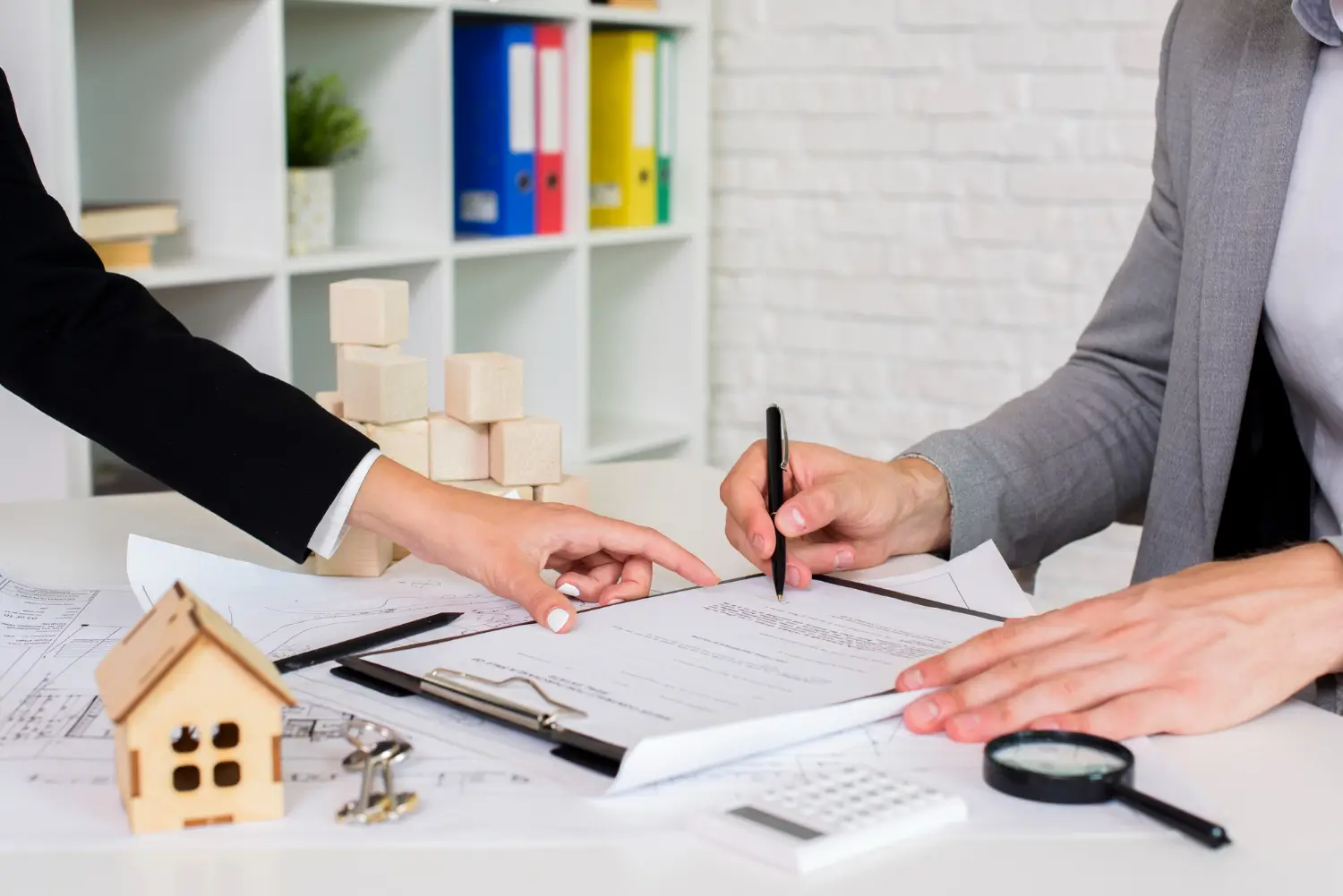 how to buy property in pakistan man make agreement for property