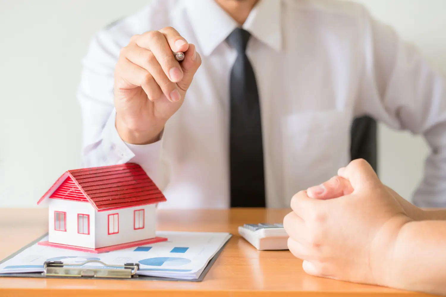 meet with trusted property dealer in faisal town islamabad