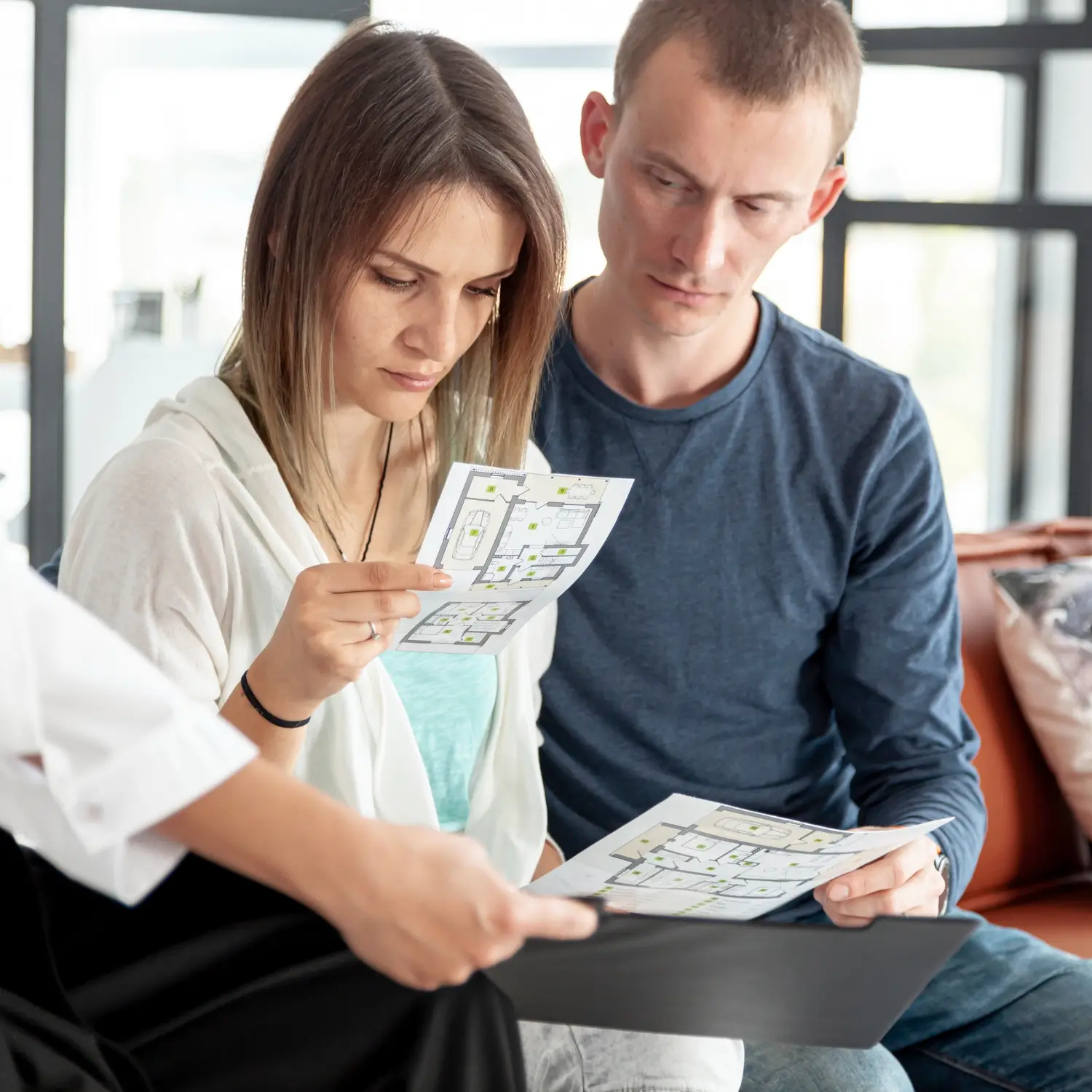 home owner choosing builders in islamabad