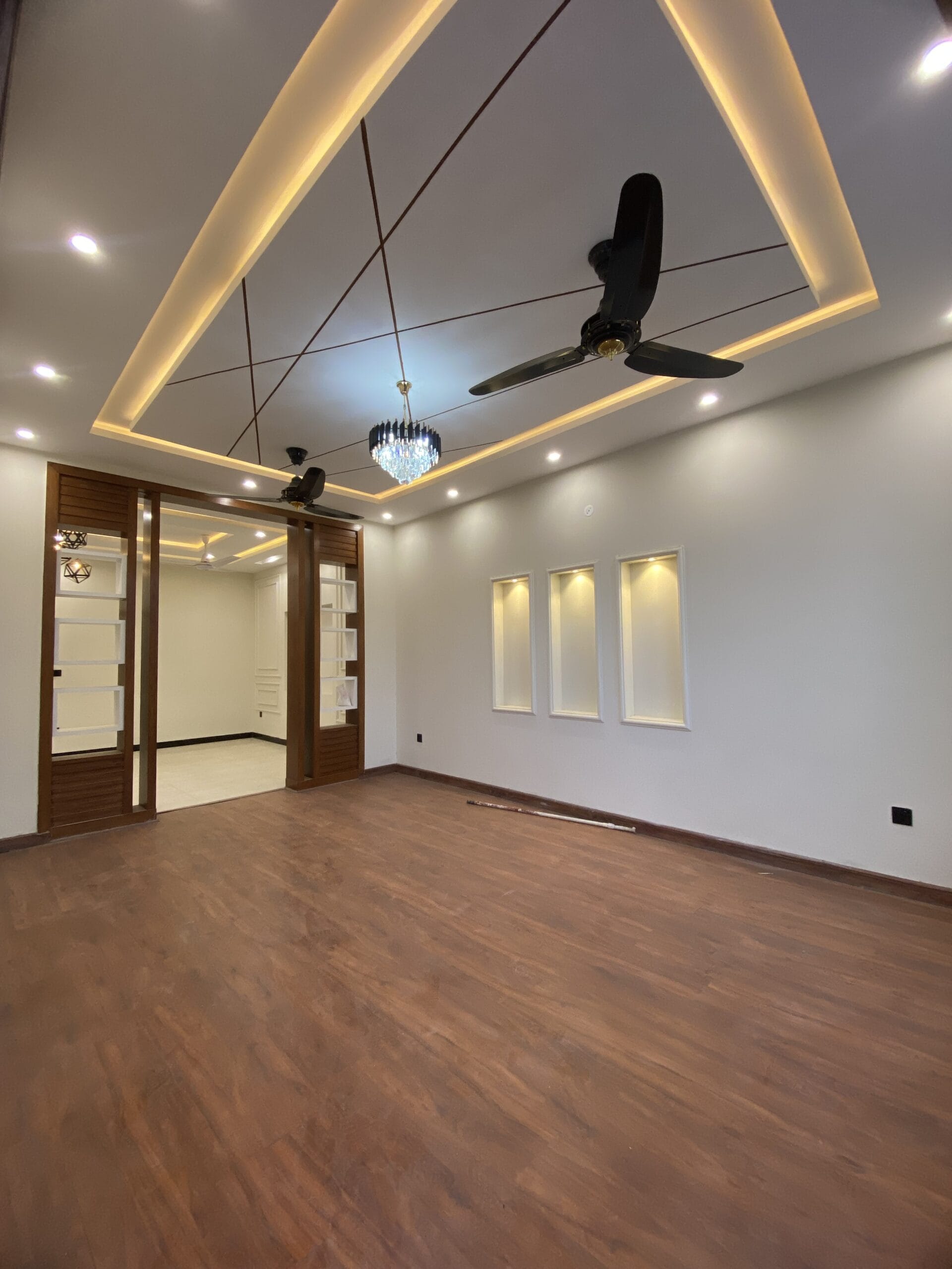 8 Marla House for sale in TNT F-17