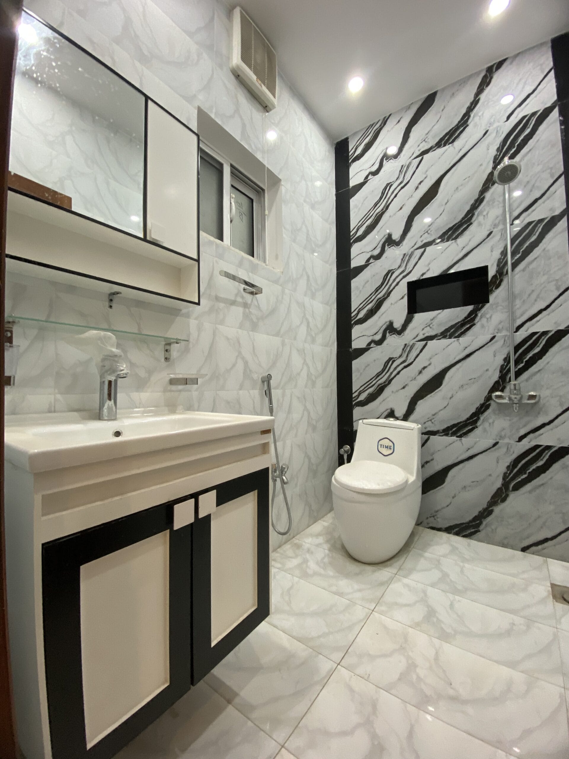 8 Marla House for sale in TNT F-17