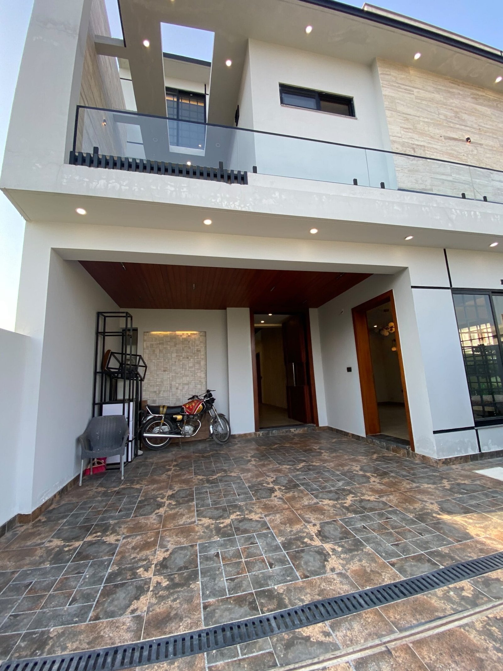 8A9E6A2C-AC7D-4C22-B0C7-F2BED84F3421 8 Marla Corner House For Sale In B-17 E Block