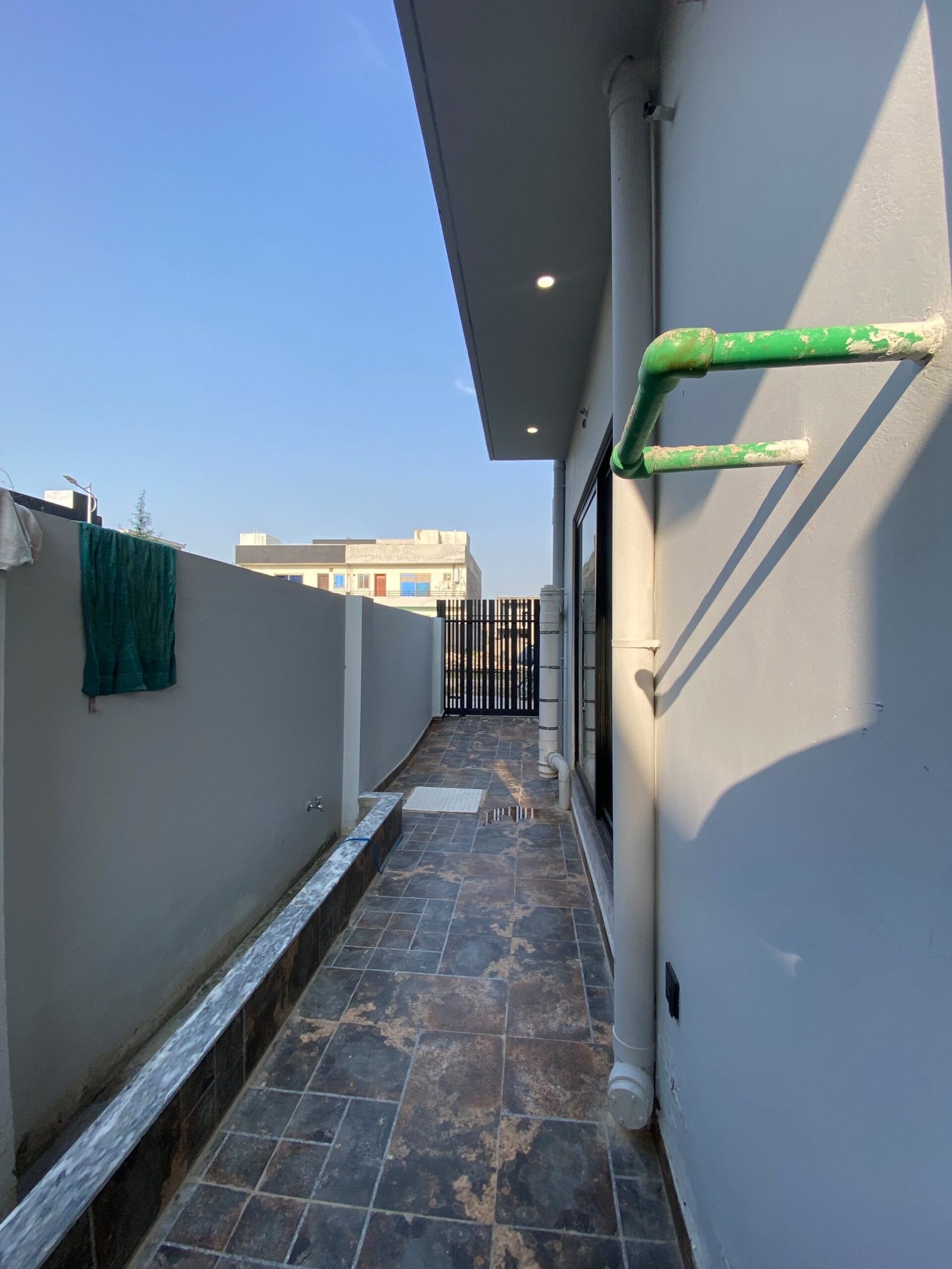 D5AE3FB3-3869-49CE-88C0-32EEAD708596 8 Marla Corner House For Sale In B-17 E Block