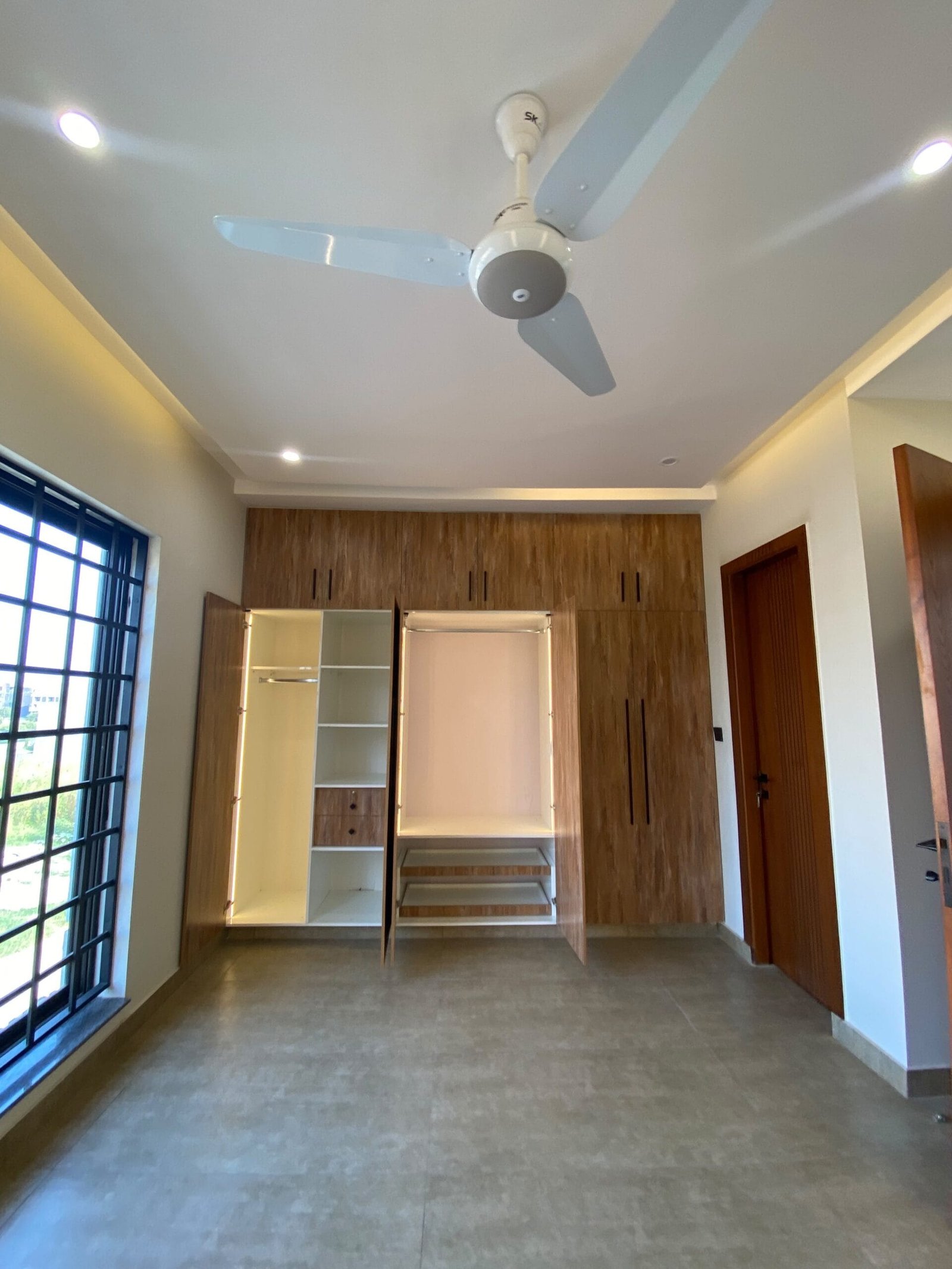 F082100E-DDAA-47C0-882B-FD43486C5099 8 Marla Corner House For Sale In B-17 E Block