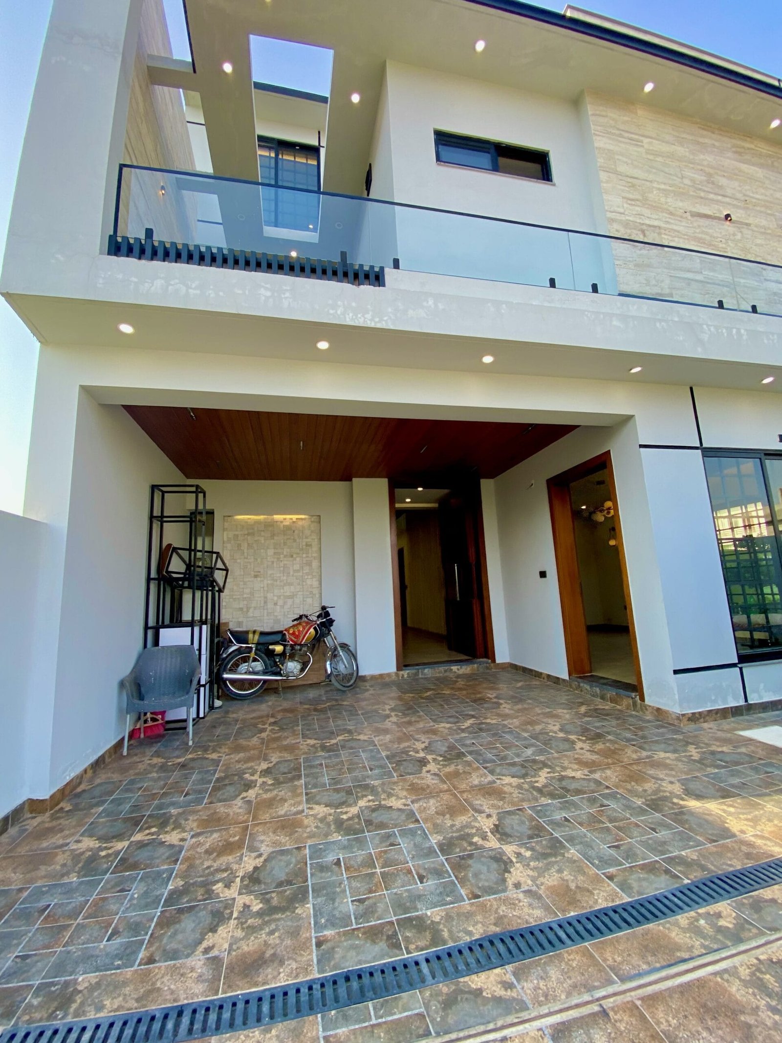 7 Marla Designer House For Sale in B-17